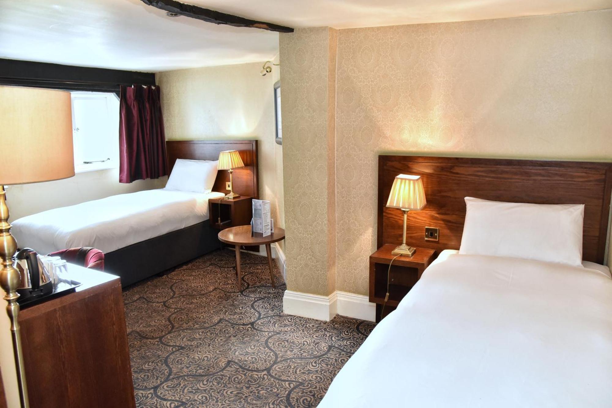 The Castle Hotel Wetherspoon Рітін Екстер'єр фото