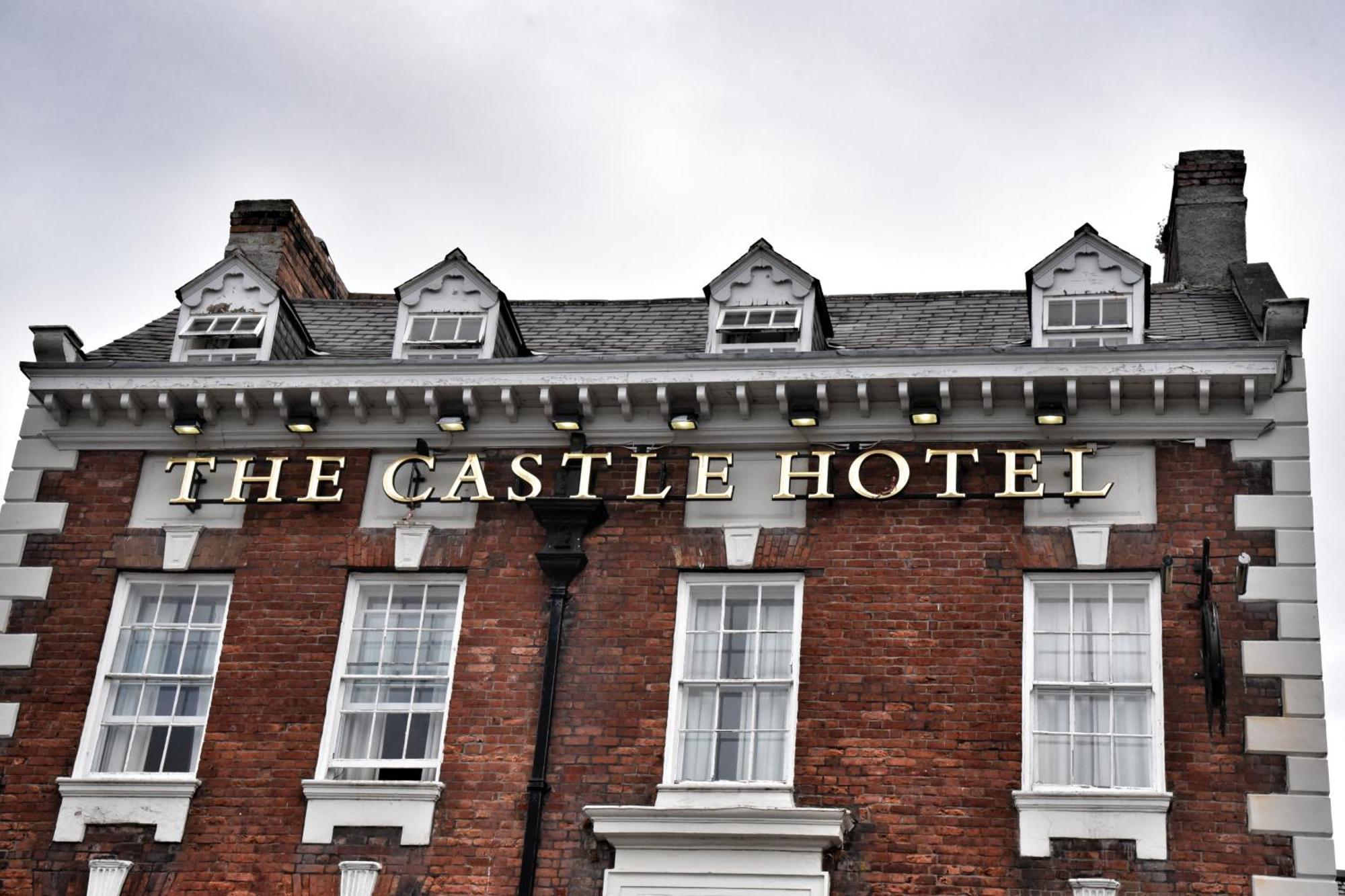 The Castle Hotel Wetherspoon Рітін Екстер'єр фото