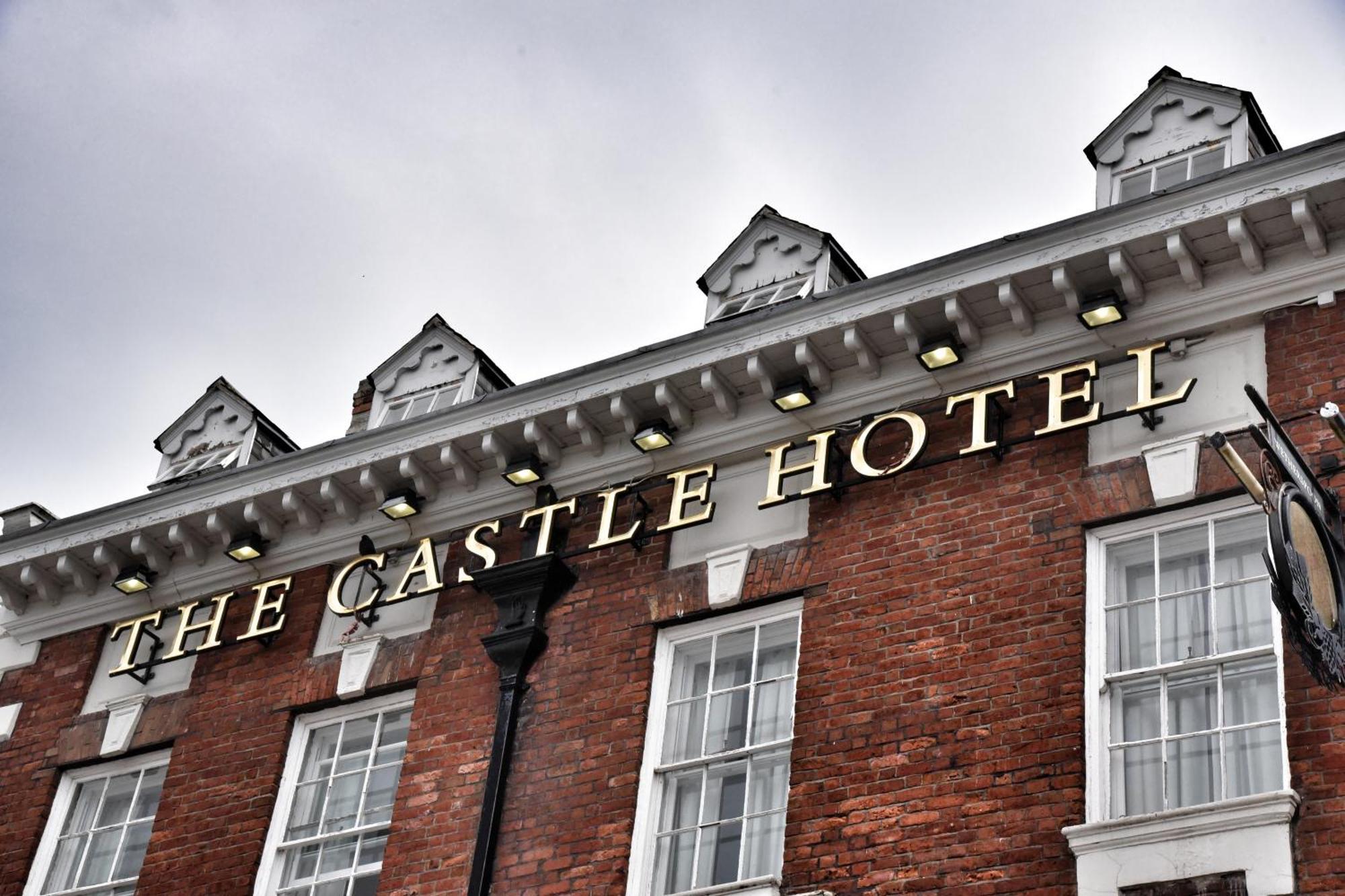 The Castle Hotel Wetherspoon Рітін Екстер'єр фото