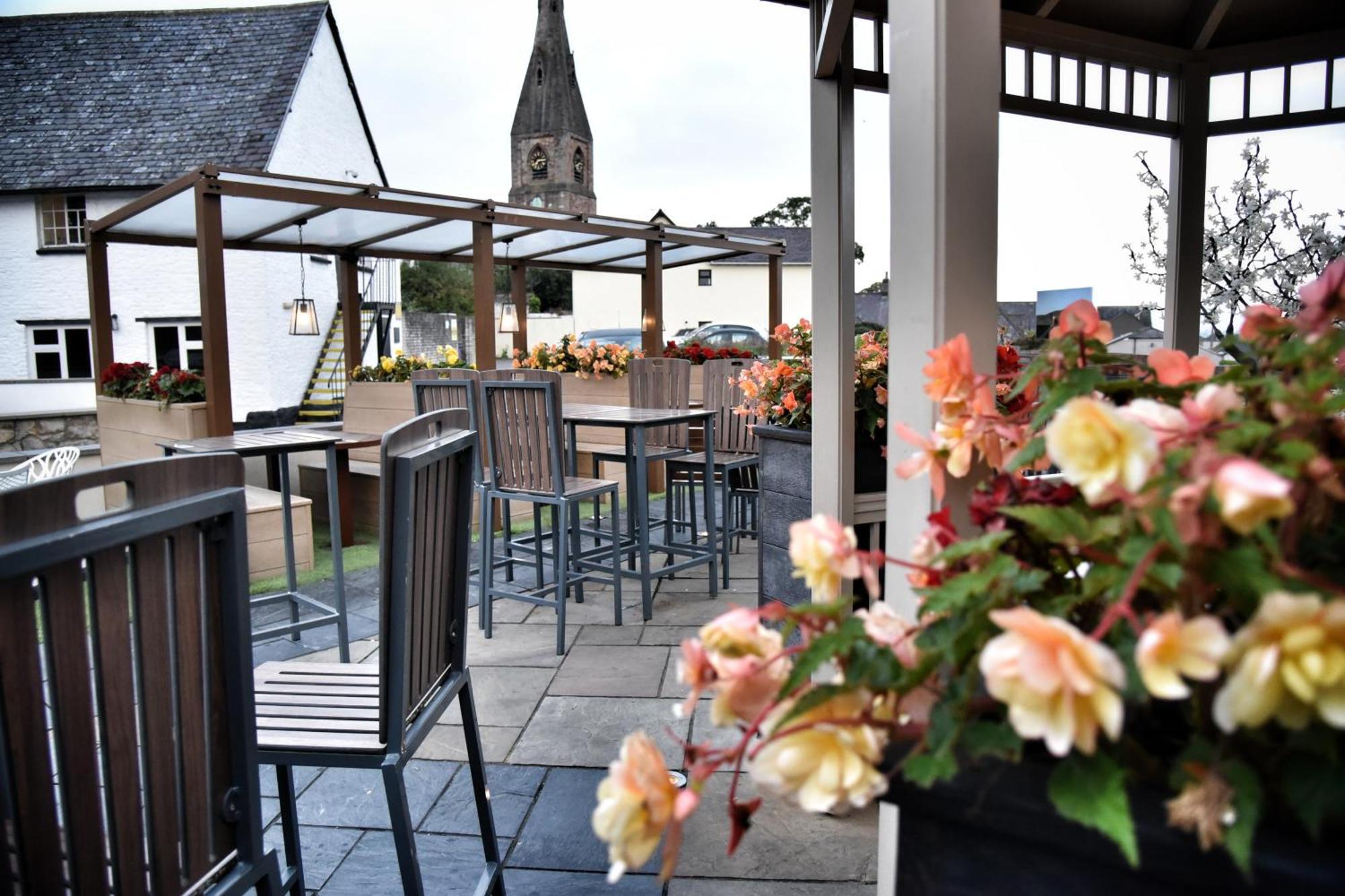 The Castle Hotel Wetherspoon Рітін Екстер'єр фото
