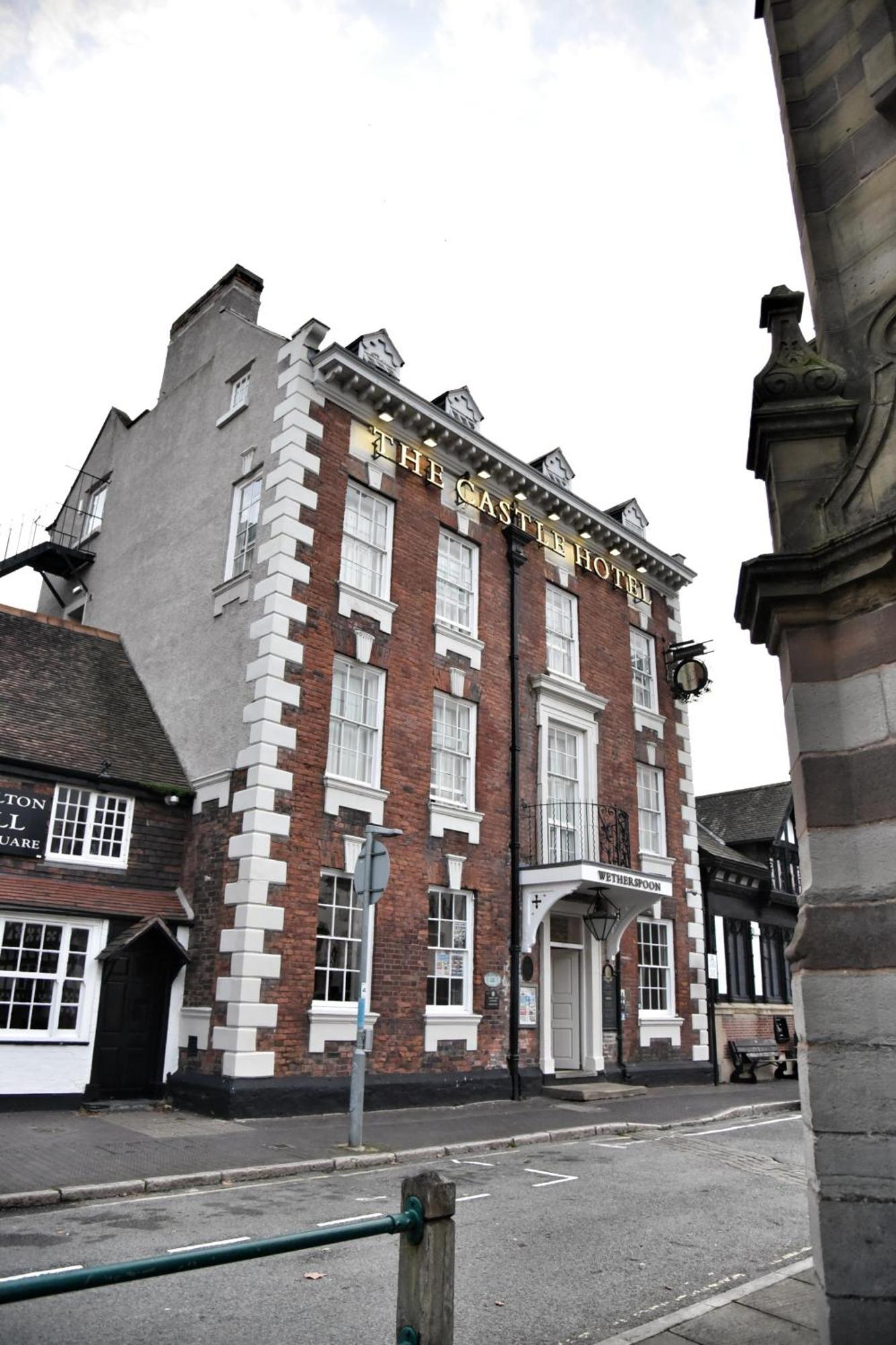 The Castle Hotel Wetherspoon Рітін Екстер'єр фото