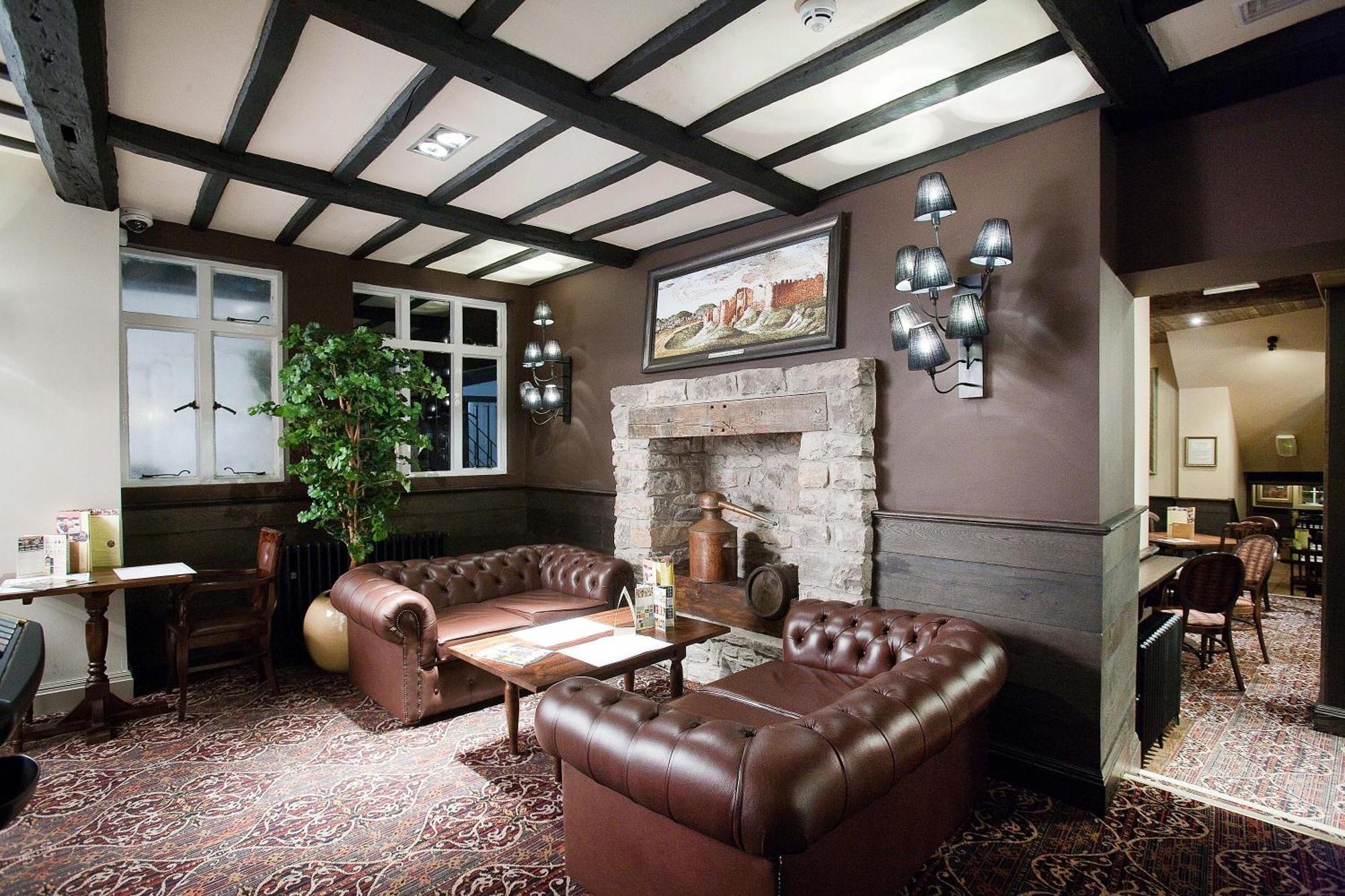 The Castle Hotel Wetherspoon Рітін Екстер'єр фото