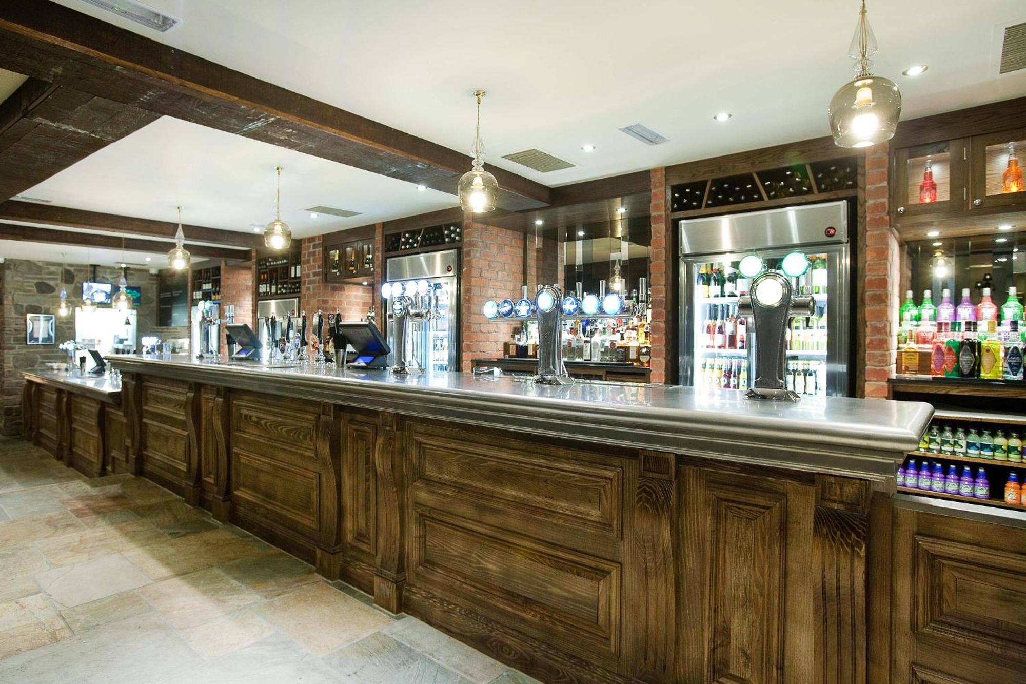 The Castle Hotel Wetherspoon Рітін Екстер'єр фото