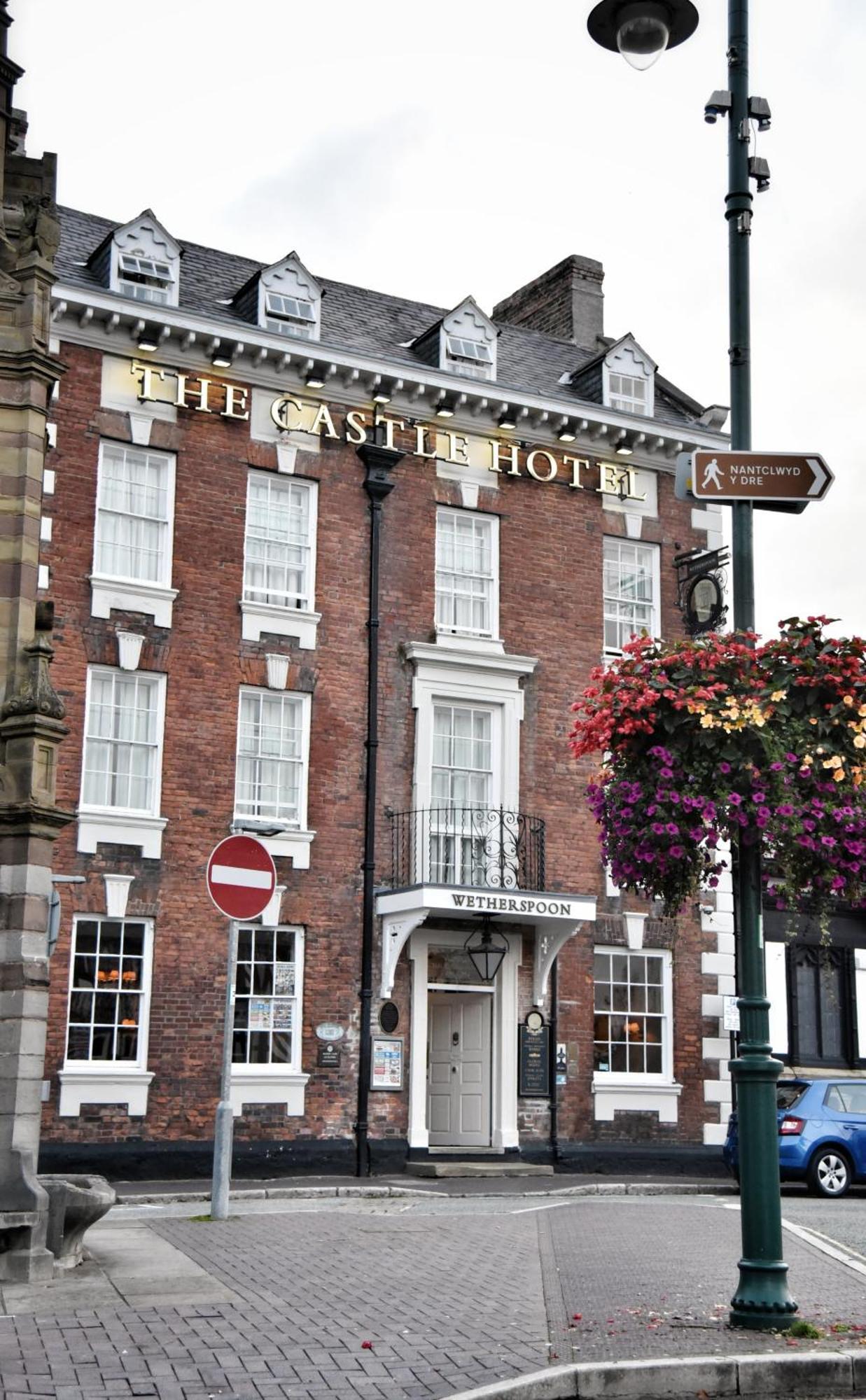 The Castle Hotel Wetherspoon Рітін Екстер'єр фото
