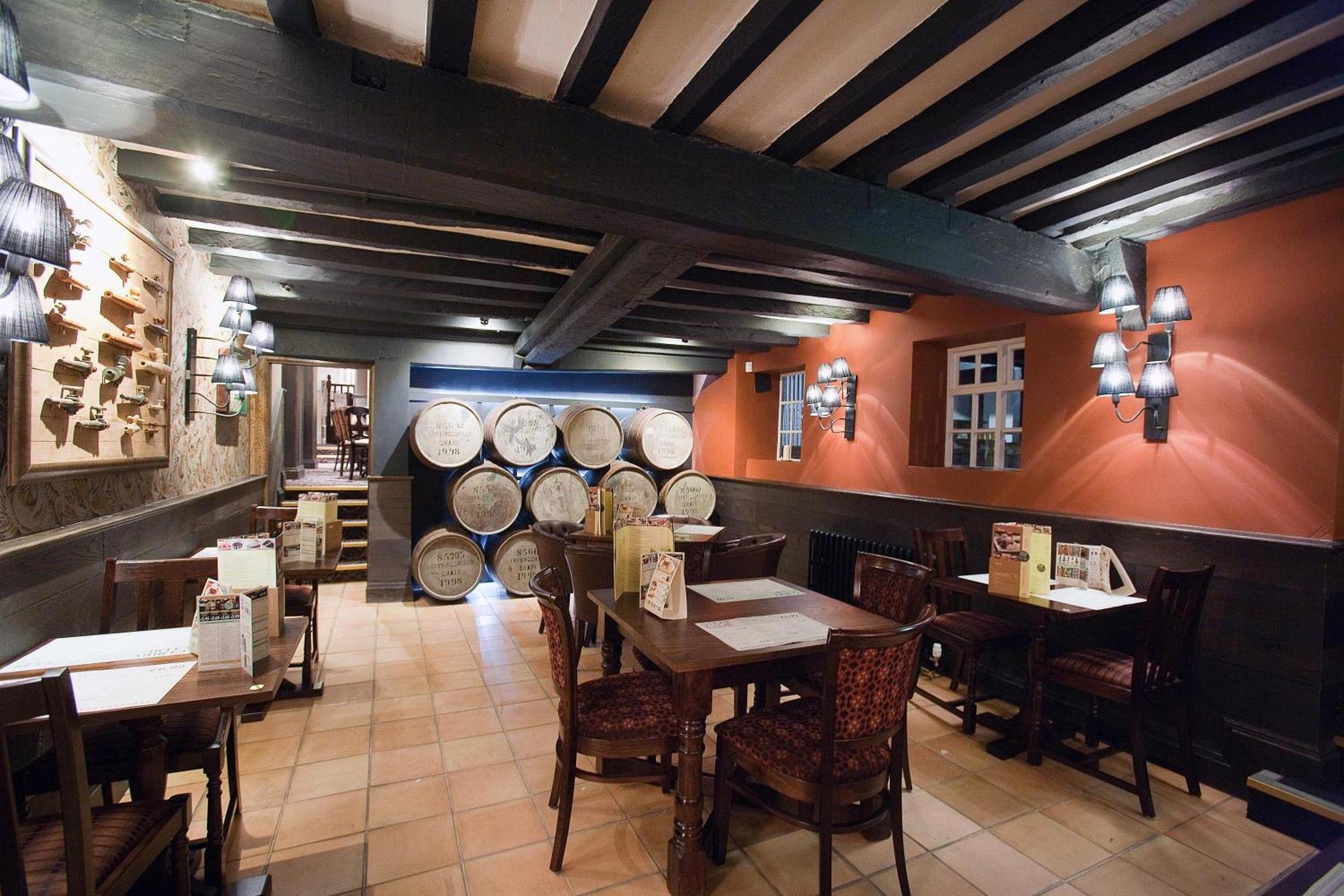 The Castle Hotel Wetherspoon Рітін Екстер'єр фото