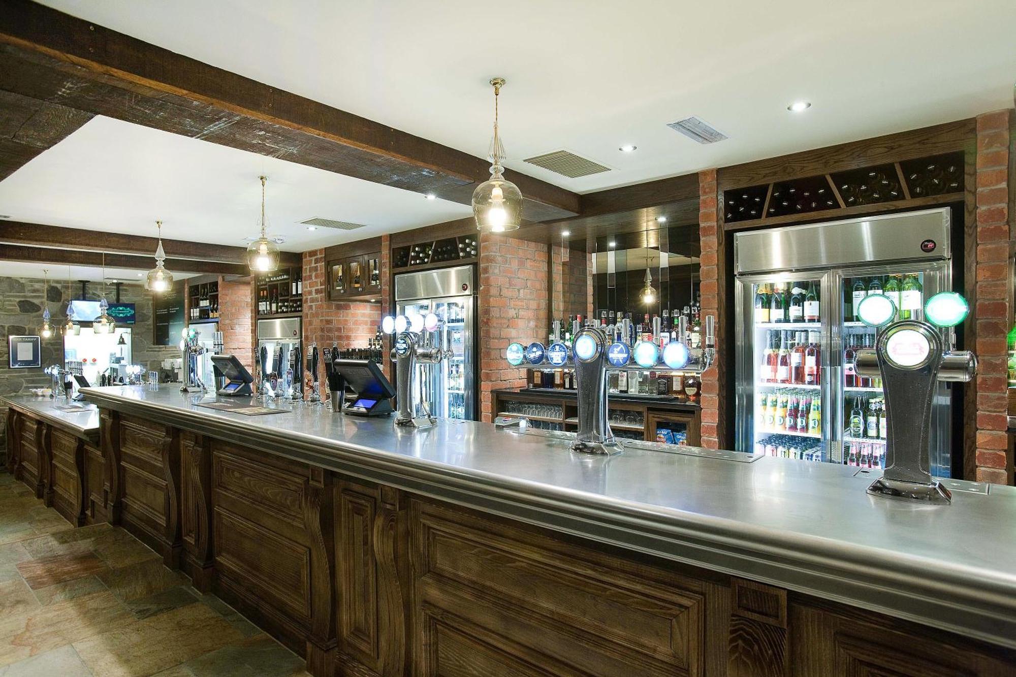 The Castle Hotel Wetherspoon Рітін Екстер'єр фото