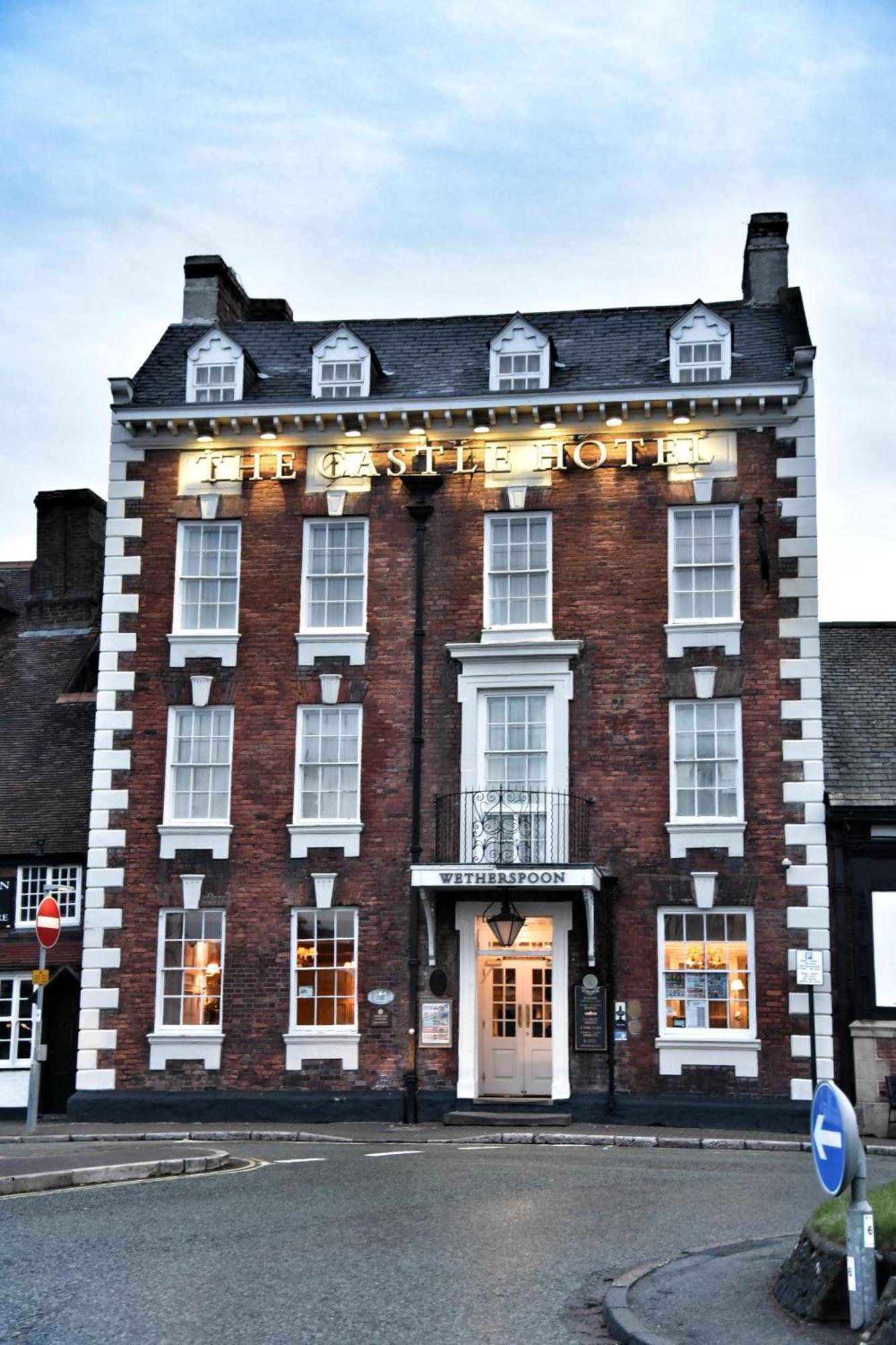 The Castle Hotel Wetherspoon Рітін Екстер'єр фото