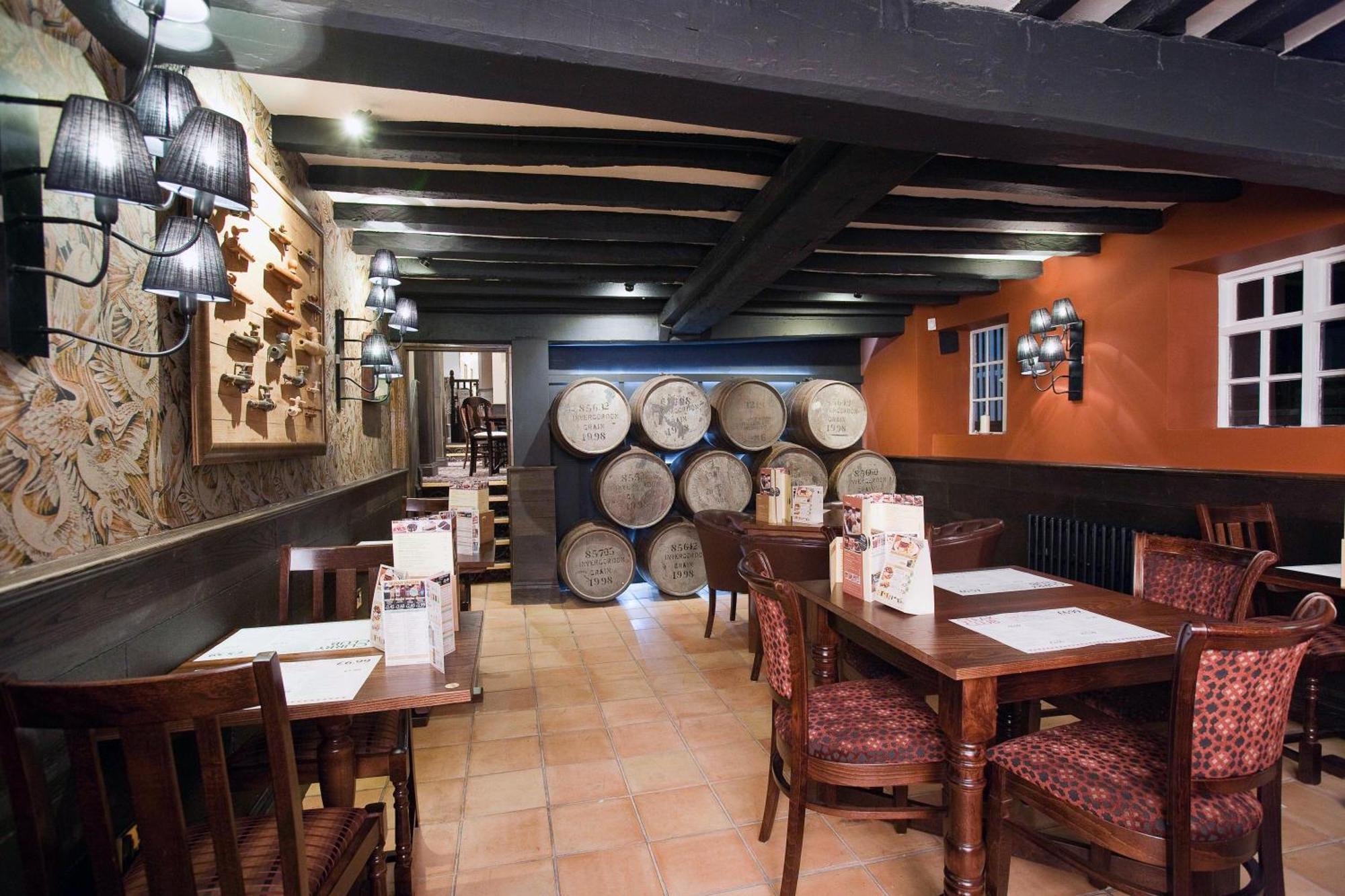 The Castle Hotel Wetherspoon Рітін Екстер'єр фото