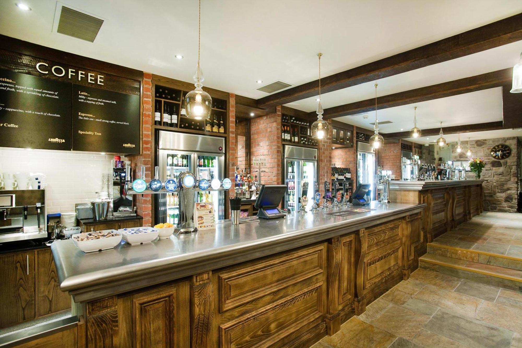 The Castle Hotel Wetherspoon Рітін Екстер'єр фото