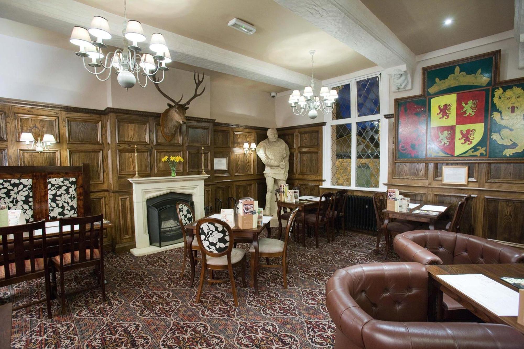 The Castle Hotel Wetherspoon Рітін Екстер'єр фото