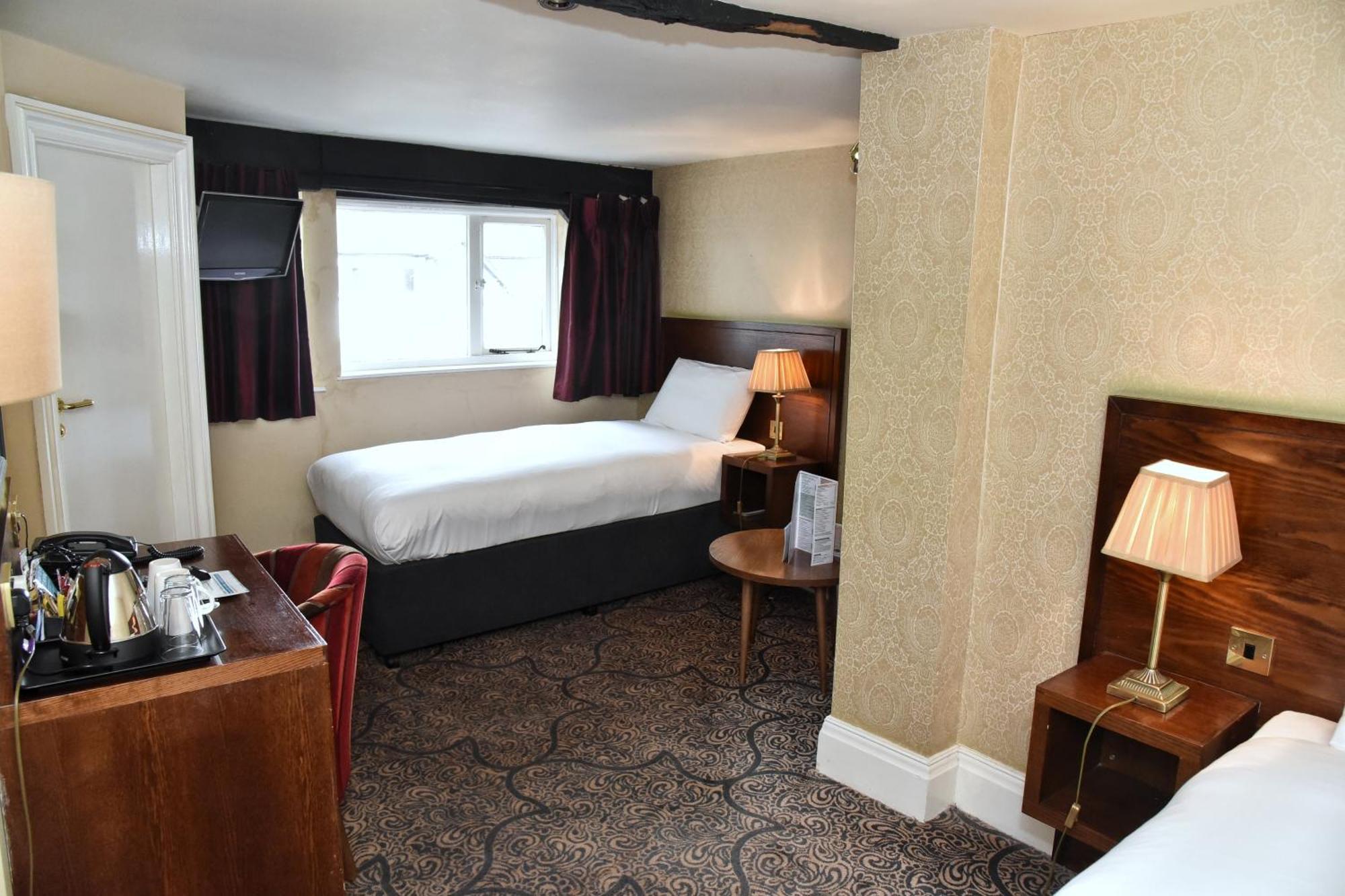 The Castle Hotel Wetherspoon Рітін Екстер'єр фото