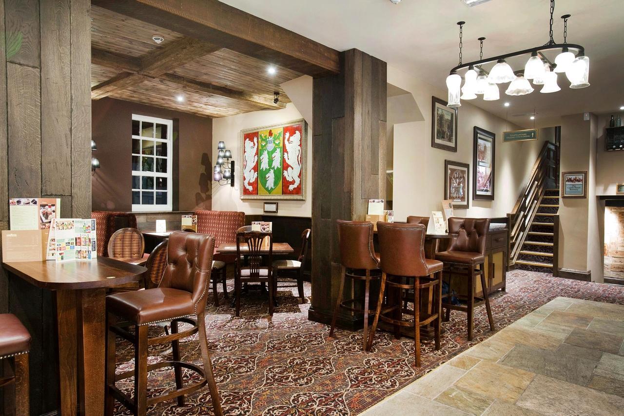 The Castle Hotel Wetherspoon Рітін Екстер'єр фото